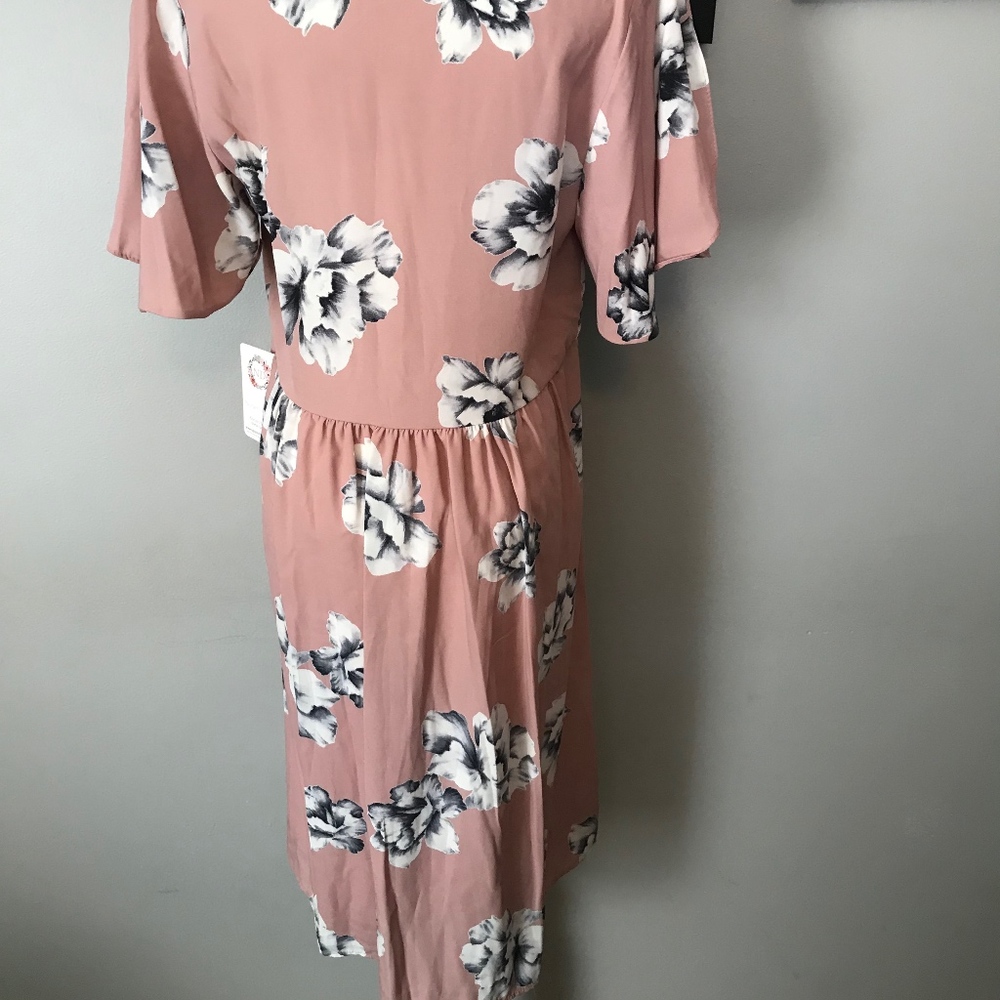 Dress - Picture 6 of 6